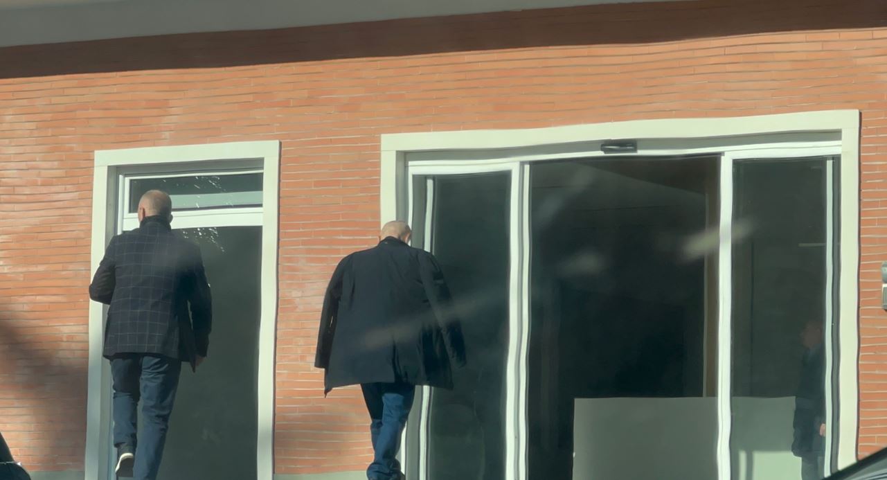 Meta takohet me Flamur Nokën në selinë e PD-së, mungon Berisha