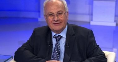 Ndarja nga jeta e mjekut Kalo, Nikolla: Pushofsh në paqe, profesor