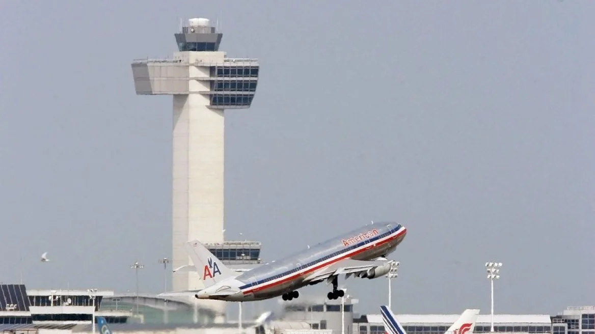 Si arritën të parandalonin tragjedinë në aeroportin e Nju Jorkut: 2 avionë për pak u përplasen, nisin hetimet