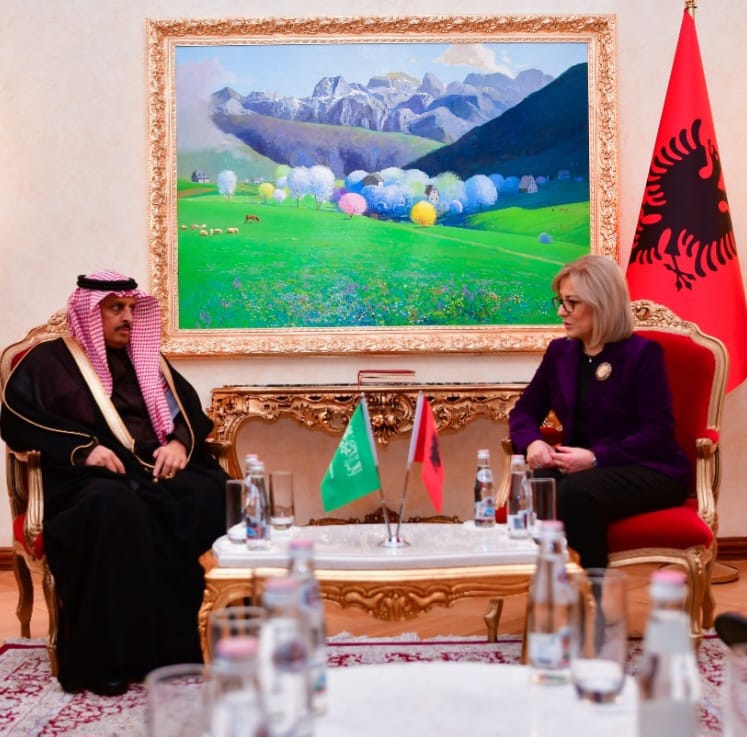Nikolla pret delegacionin e miqësisë së Parlamentit të Arabisë Saudite: Marrëdhënie të shkëlqyera, mirënjohje dhe për njohjen e Kosovës