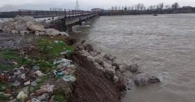 Lumi i Kirit “kërcënon” Urën e Bardhajve në Shkodër