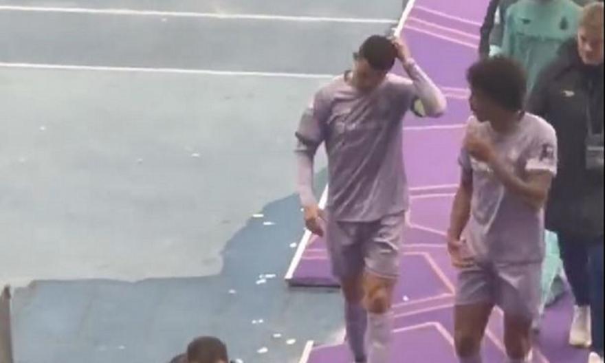 VIDEO/ Tifozët e Al Ittihad “thumbuan” CR7 duke përmendur emrin e Messit