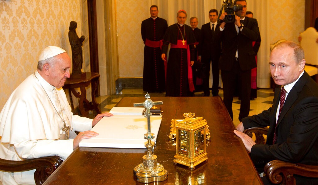 Papa Françesku: Lufta në Ukrainë është një ‘krim kundër Zotit dhe njerëzimit’