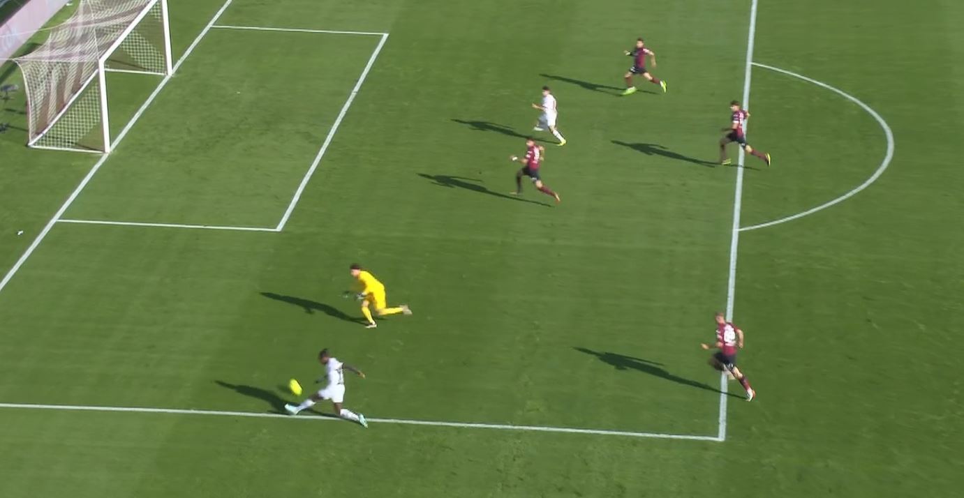 VIDEO/ Milan zhbllokon sfidën, super gol nga Leao