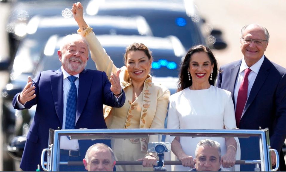 Zgjedhjet në Brazil, betohet presidenti i ri, premton rindërtimin e vendit