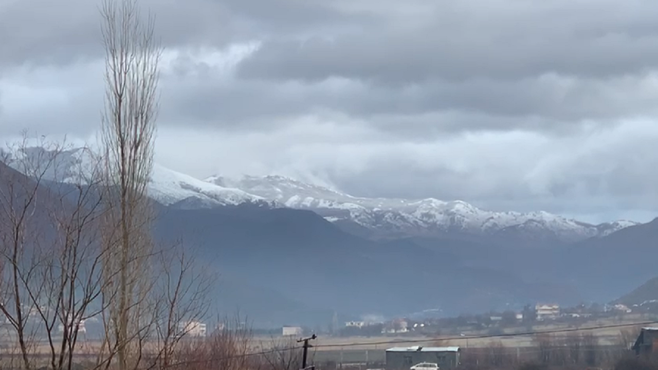 Malet e Dibrës mbulohen nga dëbora