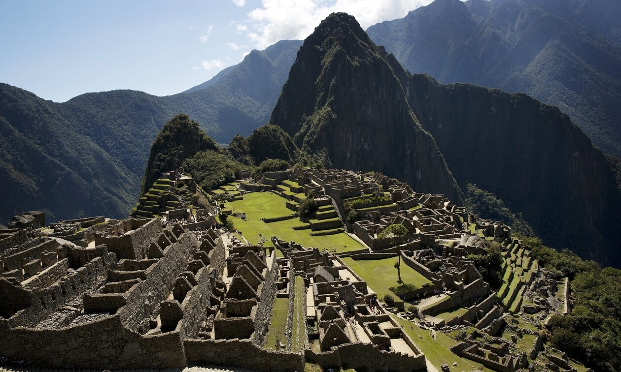 Machu Picchu, xhevahiri turistik i Perusë, mbyllet për shkak të trazirave