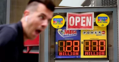 Çmenduri nga lotaria amerikane, ofrohet çmimi i madh prej 1.53 miliardë dollarë