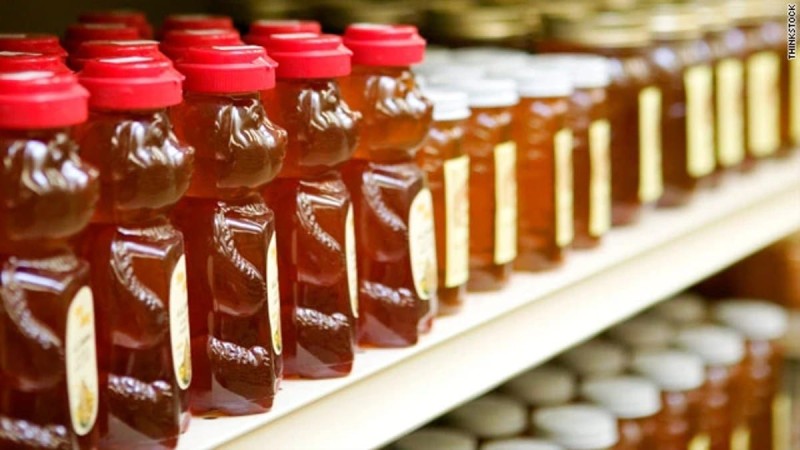 A blini mjaltë në supermarket? Zbuloni se çfarë duhet të keni kujdes