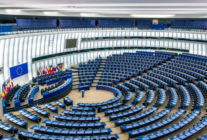 Parlamenti Evropian i kërkon Serbisë të harmonizohet me BE-në