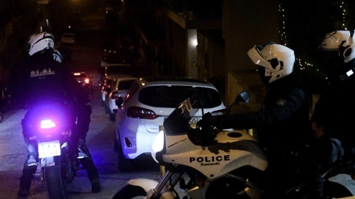 Grabisnin banka dhe supermarkete, arrestohen 7 anëtarët e një bande në Greqi, njëri prej tyre djali anëtarit të 17N