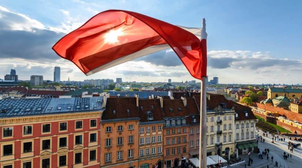 Polonia miraton ligjin e ri për të qetësuar BE-në dhe për të liruar fondet