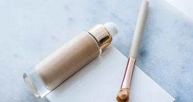 Gabimi që bëni me primerin kur përgatitni grimin tuaj