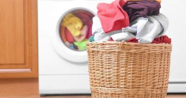 Lëvizja që nuk duhet të bëni kur lavatriçja të mbarojë