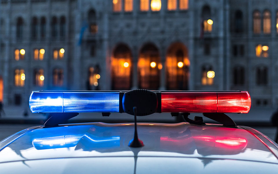 Sulm me thikë në Budapest, vritet një polic