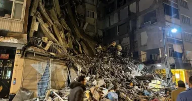 Pamje rrëqethëse nga tërmeti vdekjeprurës në Turqi