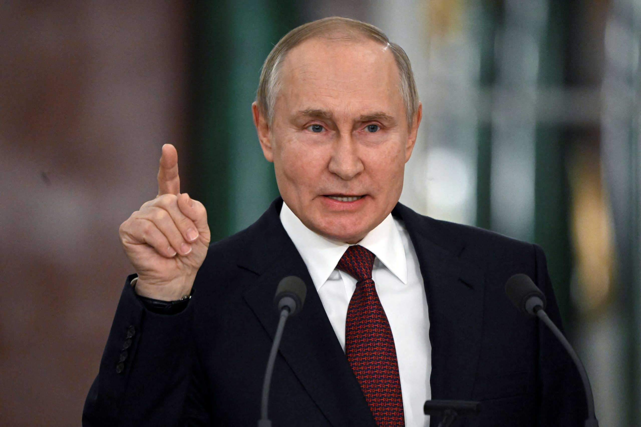 Putin nënshkruan ligjin për pezullimin e pjesëmarrjes në traktatin bërthamor