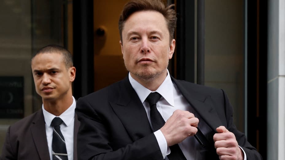 Elon Musk dhuron rreth 2 miliardë dollarë aksione të TESLA-s për bamirësi