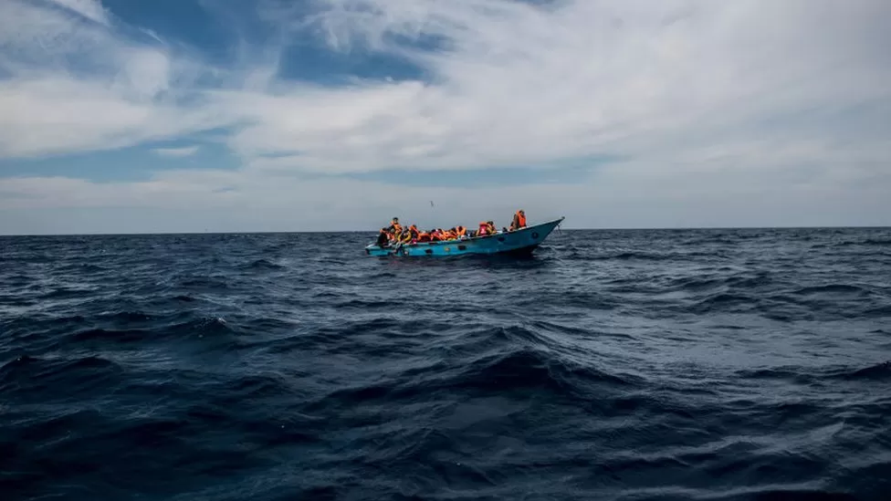 Fundoset varka me emigrantë në Libi, raportohet për 11 të vdekur dhe dhjetëra të zhdukur