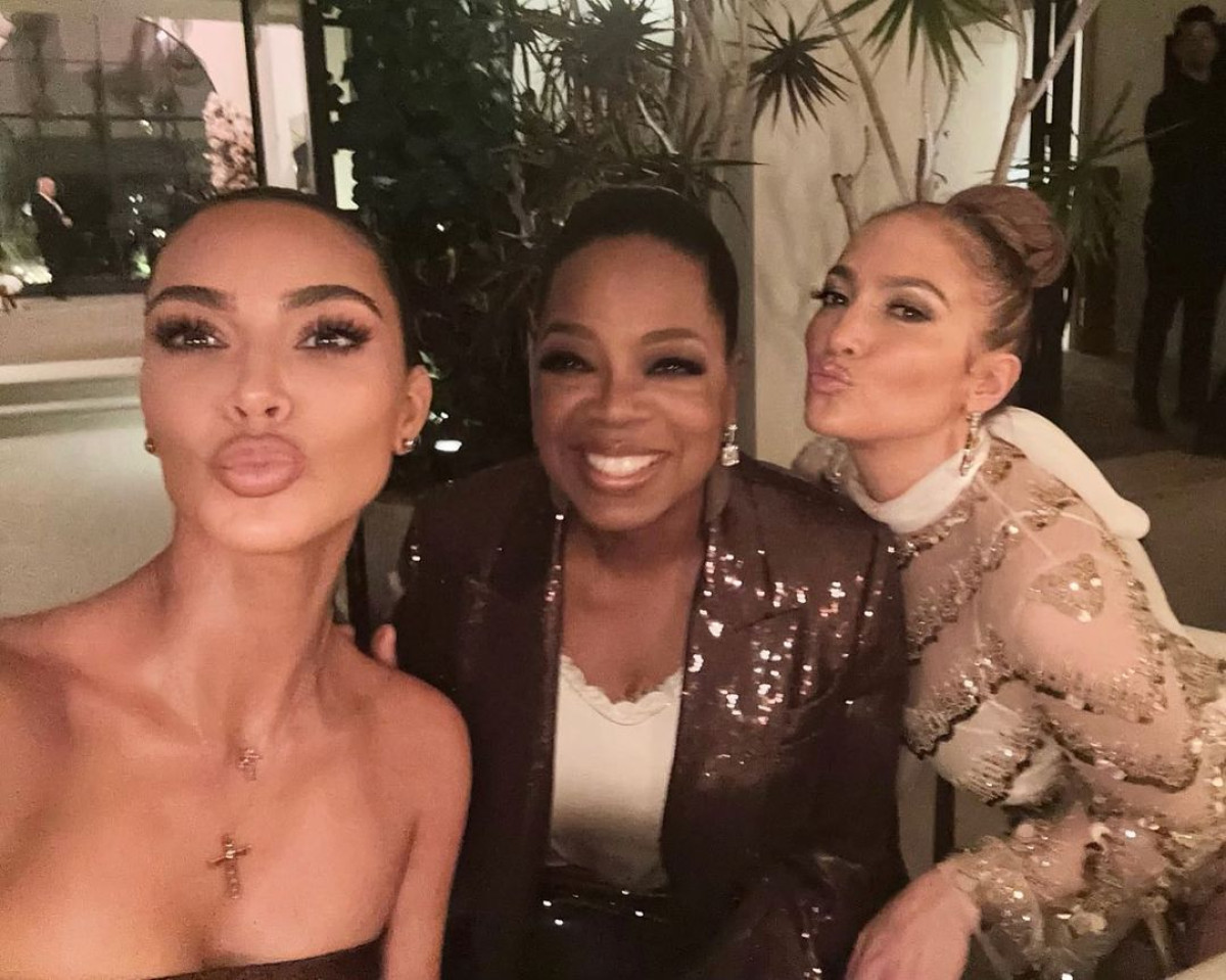 Kim Kardashian, Jennifer Lopez dhe Oprah Winfrey në një “selfie” të rrallë