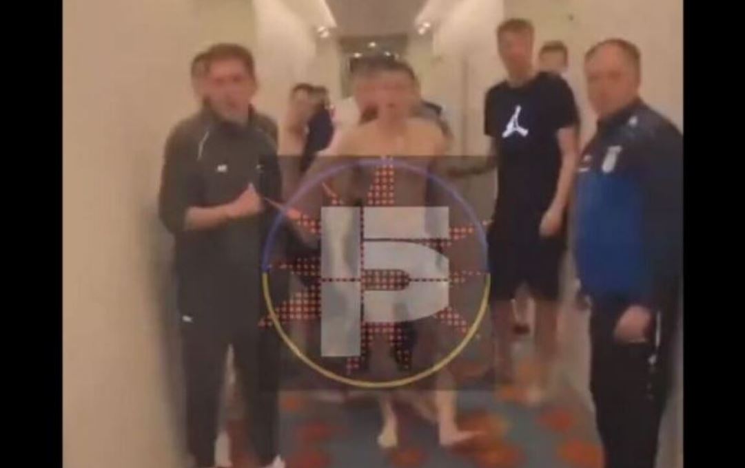 VIDEO/ Plas sherri në hotel, pjestarët e ekipit ukrainas zihen me ata rus, 4 të plagosur