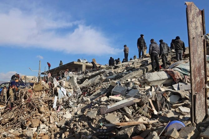 Pas tërmetit, Asad bombardon qytetin sirian të kontrolluar nga rebelët