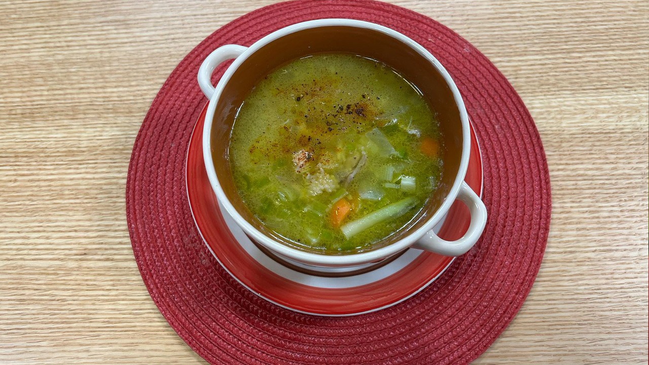 “Supë pule me perime”, nga Zonja Florenca