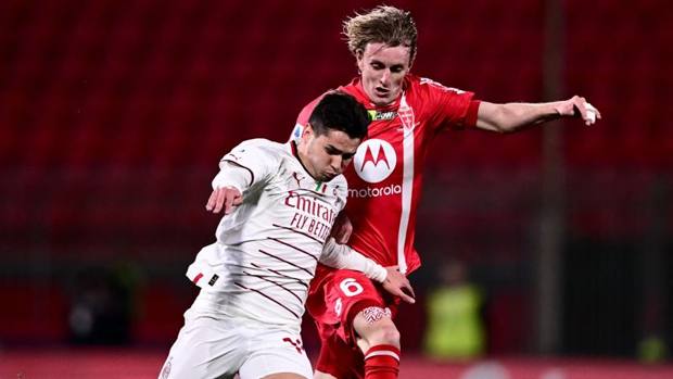 Milani ndëshkon Monzën