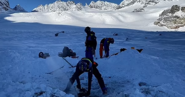 Shkrirja e akullit/ Gjenden eshtrat e të riut që u zhduk në 1974 në malet e Zvicrës