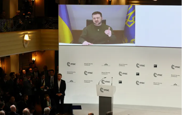 Konferenca e Sigurisë në Mynih, Zelensky nis fjalimin: Përshpejtoni dërgimin e armëve, Rusia po bëhet më agresive