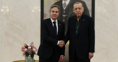 Pas bisedimeve me homologun e tij, Blinken takohet në aeroport me Erdogan