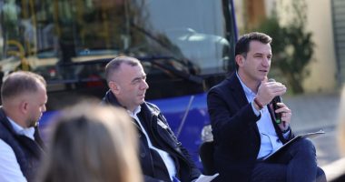 Veliaj me operatorët e shërbimit të transportit publik: Rrisim më shumë cilësinë e shërbimit për qytetarët