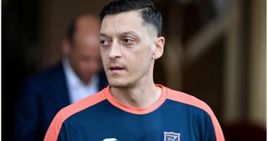 Ozil përgënjeshtron mediat, 34-vjeçari do të vazhdojë ende të luajë futboll