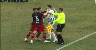 VIDEO/ Plas sherri në sfidën Kastrioti-Tirana, dalin 2 lojtarë me karton të kuq