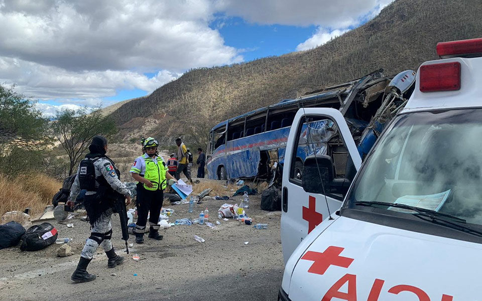 Përmbyset një autobuz me emigrantë në Meksikë, 17 persona humbin jetën