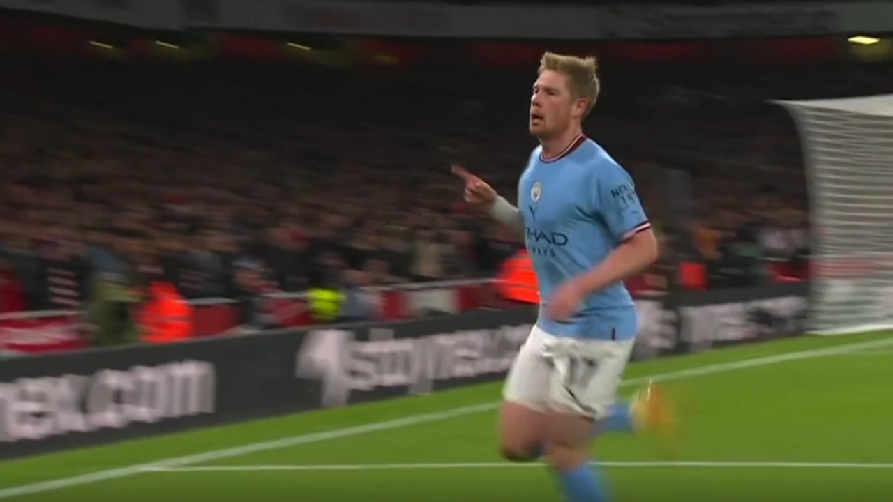 VIDEO/ Zhbllokohet supersfida, De Bruyne ndëshkon “topçinjtë”