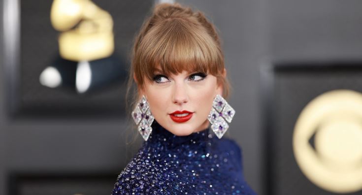 Taylor Swift shkruan historinë, shpallet artistja ndërkombëtare e vitit për të tretën herë