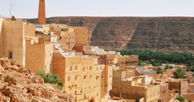 Vendi që ndaloi selfie-t për të ruajtur traditat dhe kulturën