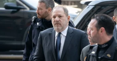 Producenti i njohur dënohet me 16 vite burg, akuzohet për sulm seksual