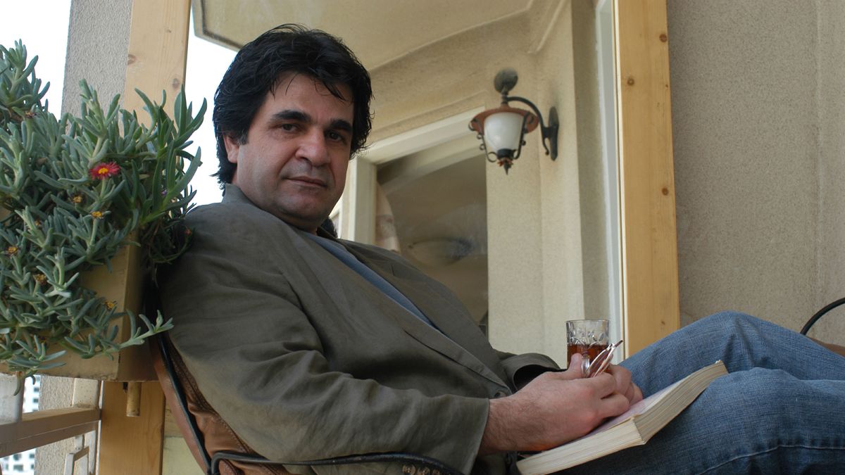 Regjisori iranian Jafar Panahi lirohet nga burgu