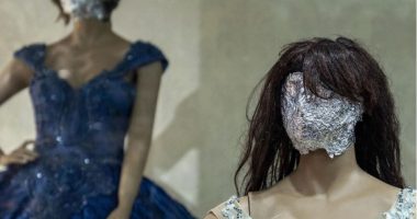 “Prejani kokat ose mbulojini”, talebanët u vendosin burka edhe manekinëve