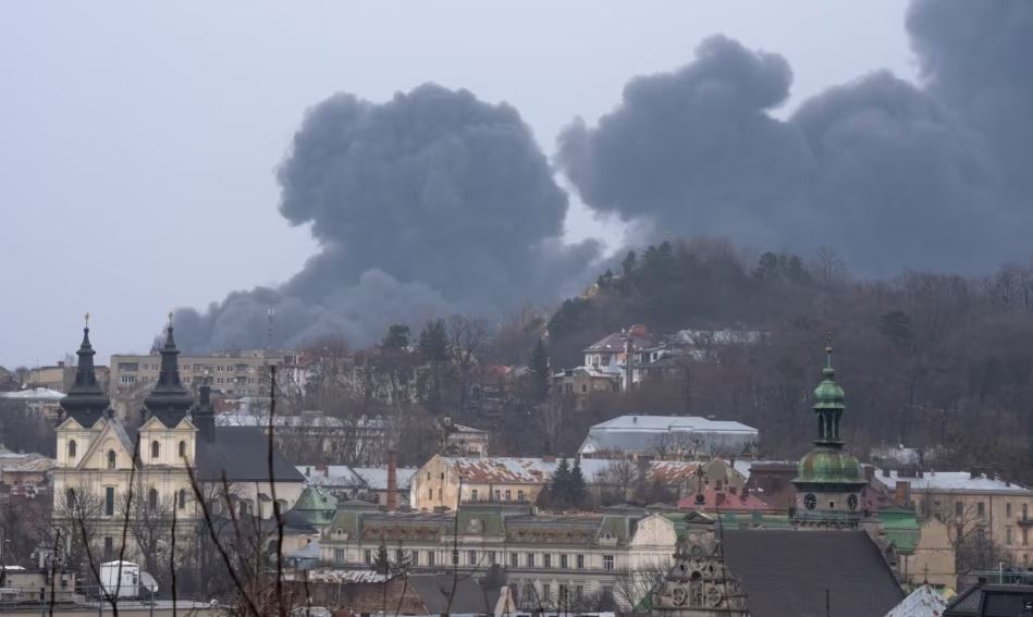 Rusia ndërmerr valë sulmesh me raketa në gjithë Ukrainën