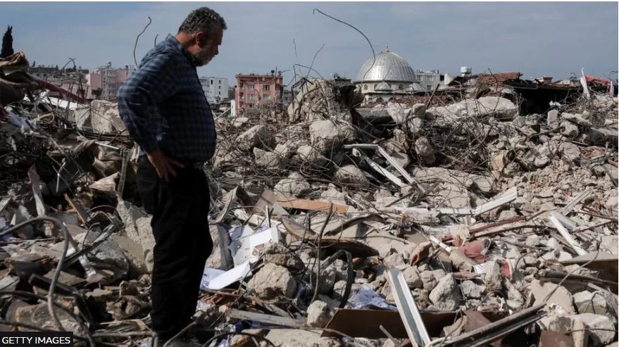Tërmetet shkaktuan mijëra viktima, mbi 180 të arrestuar për ndërtesat e shembura në Turqi
