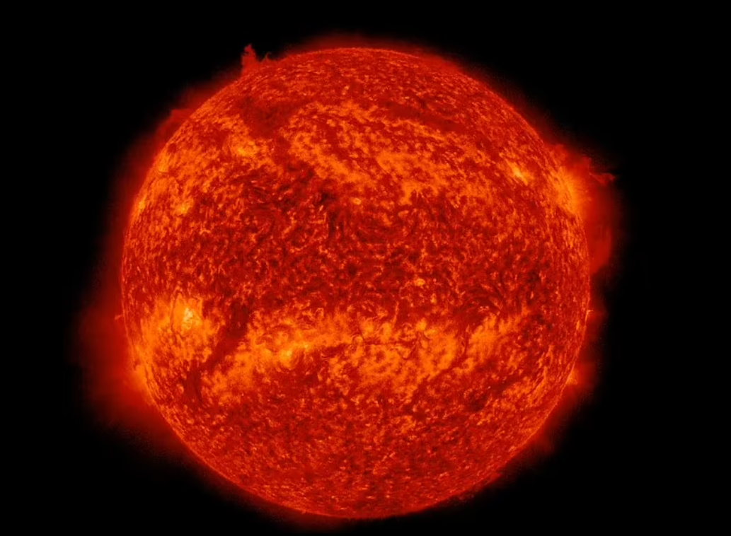 VIDEO/ NASA kap një moment befasues, një pjesë e polit verior të diellit është shkëputur