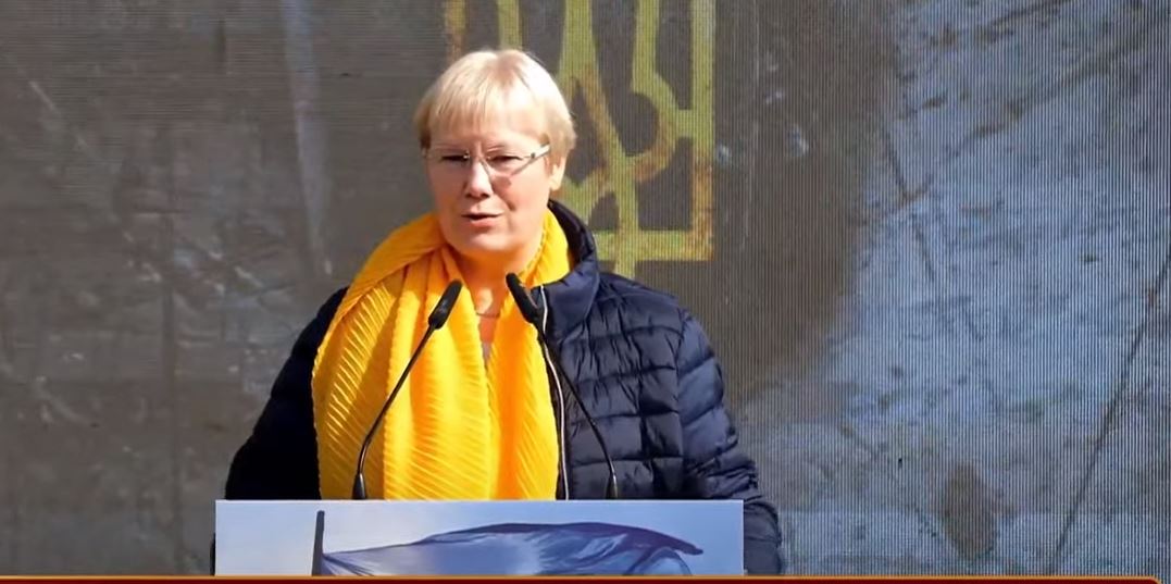 Marshimi për Ukrainën, ambasadorja e BE në Tiranë: E impresionuar nga solidariteti, Shqipëria ka mbështetur sanksionet ndaj Rusisë