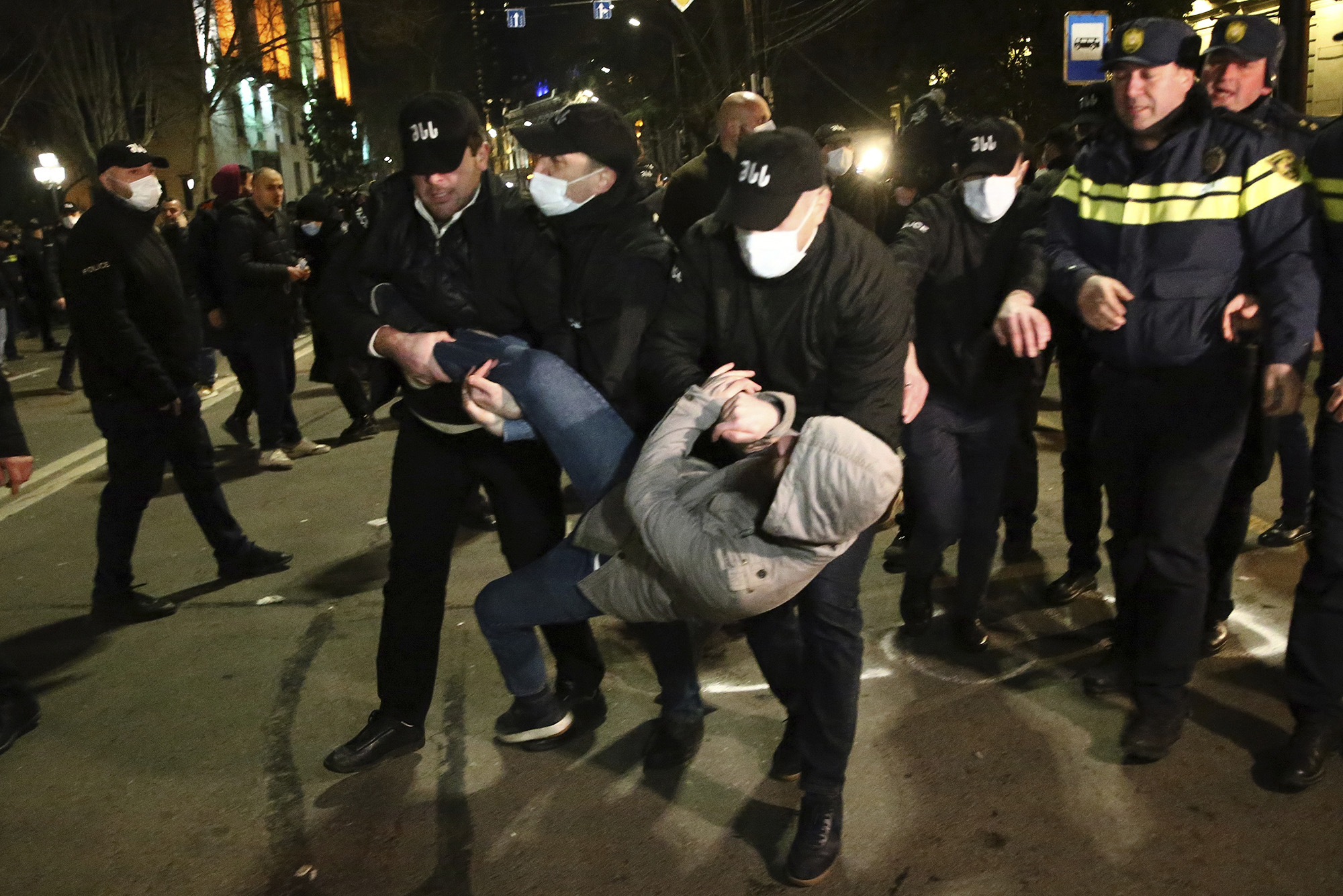 66 të arrestuar gjatë protestave në Gjeorgji