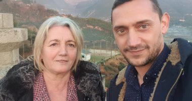 E ëma iu vra gabimisht në lokalin ku punonte, djali bën postimin prekës: Mallkuar qofshin ato plumba