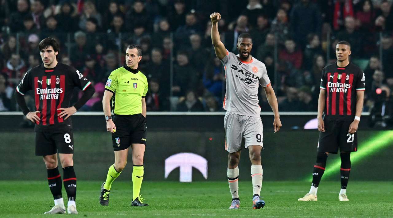 VIDEO/ Ibra nuk mjafton, Udinese “prezanton” Milanin me disfatën e radhës