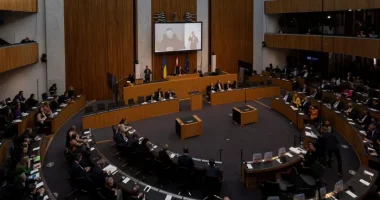 Deputetët austriakë të ekstremit të djathtë largohen nga fjalimi i Zelensky në parlament