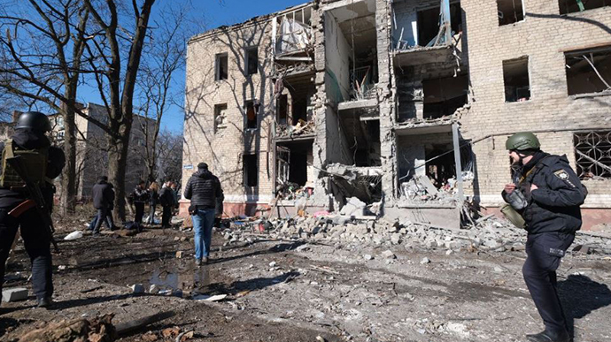 Sulm me raketa në ndërtesat e banimit në Ukrainë, 1 i vdekur dhe 3 të plagosur